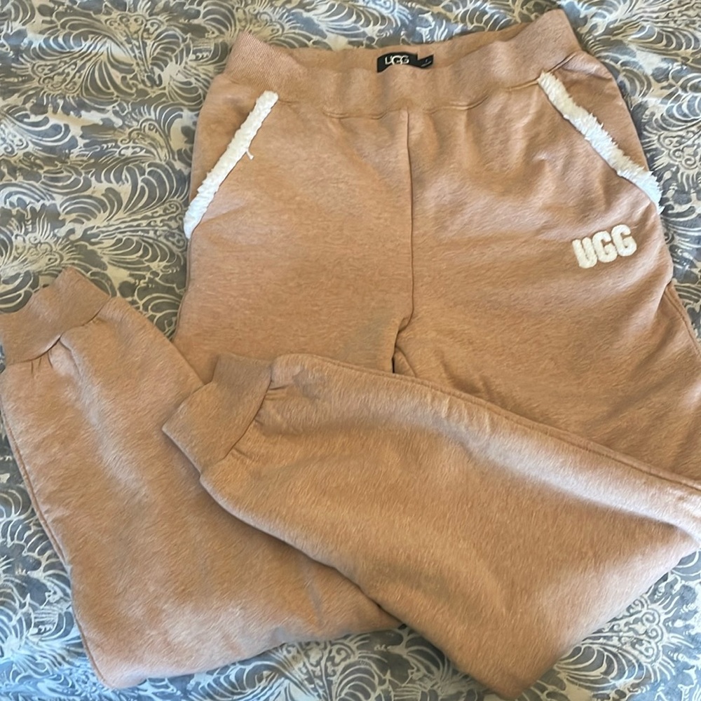 UGG new w/o tags. Lined super soft sweatpants